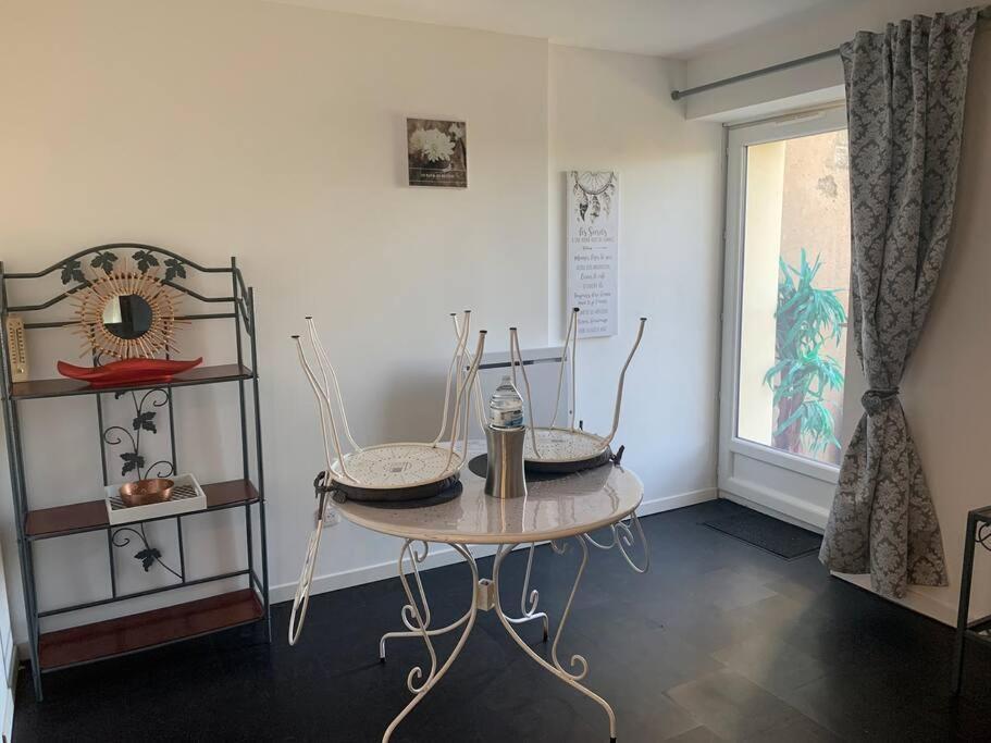 Studio Cosy Avec Terrasse. Apartment Boyer Exterior photo